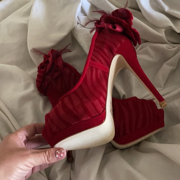 Red Nikole heels - Picture 4 of 10